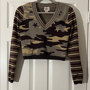 Urban Outfitters BDG Women's V-Neck Sweater - Gray, Cream & Brown Camouflage